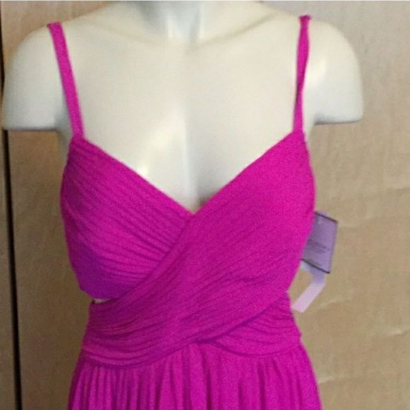 Laundry by Shelli Segal Criss Cross Pleated Gown - Picture 2 of 7